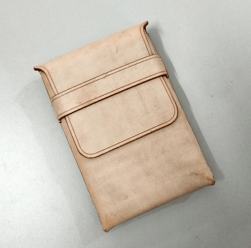 革ペンケース 職人魂が宿る革細工ペンケース